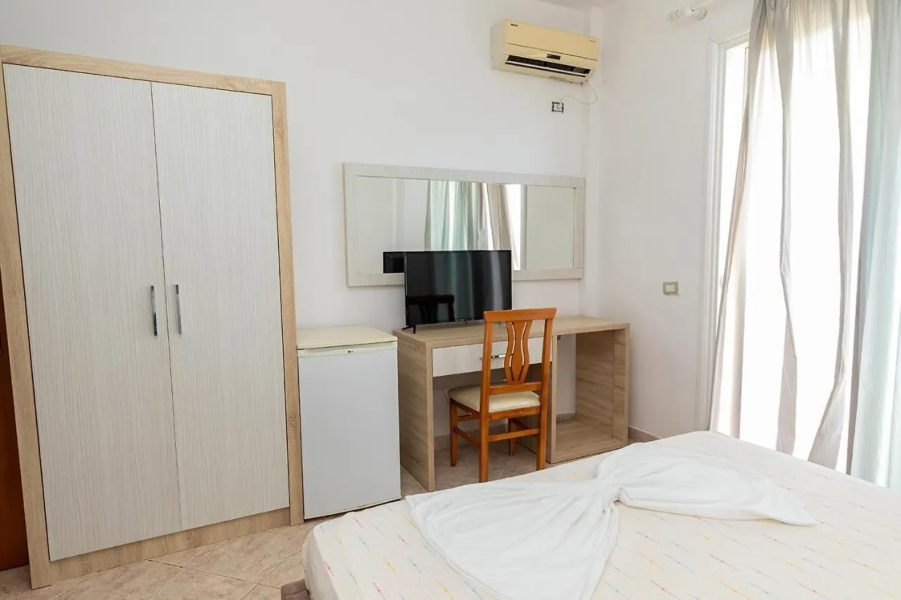 Hotel Dini Radhimë Affittacamere
