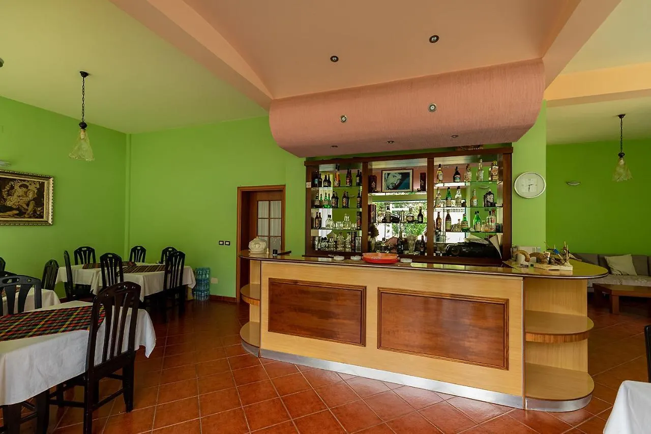 Hotel Dini Radhimë 0*,  Albania