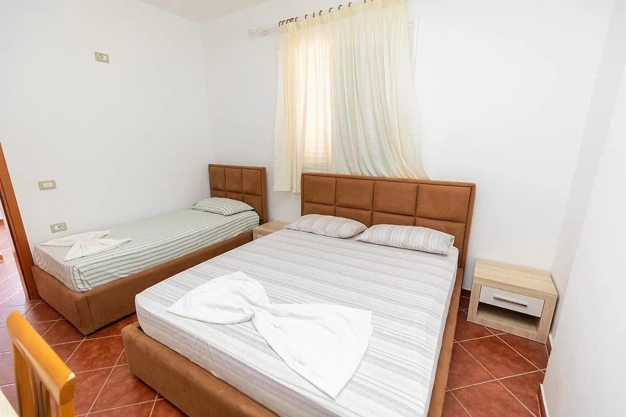 Maison d'hôtes Hotel Dini Radhimë
