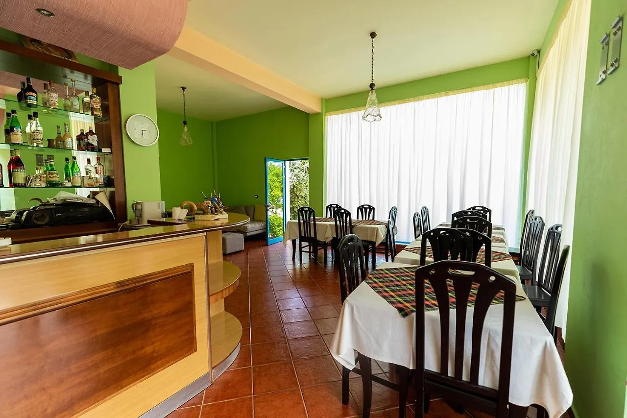 Hotel Dini Radhimë 0*,  알바니아