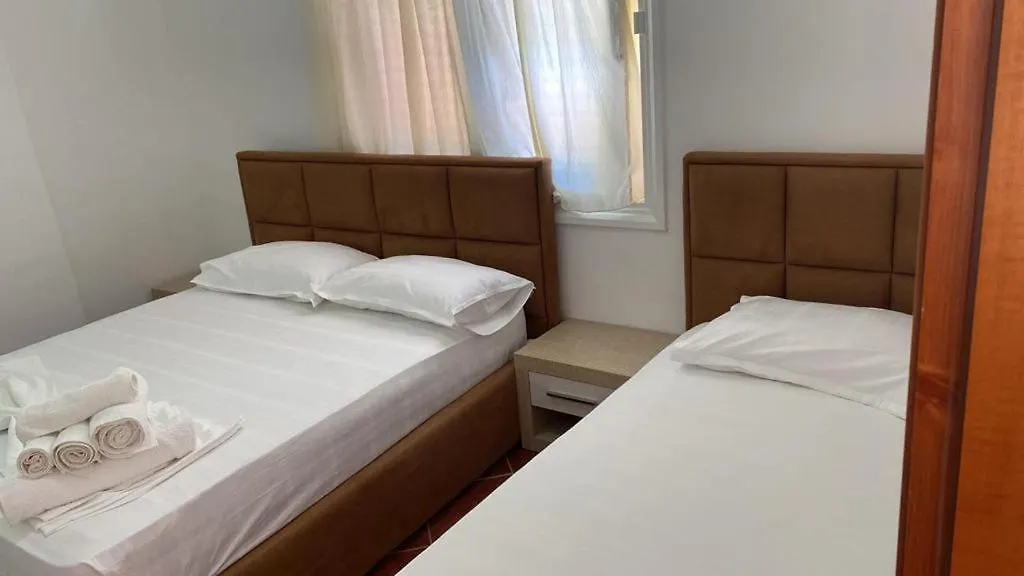 Hotel Dini Radhimë Affittacamere