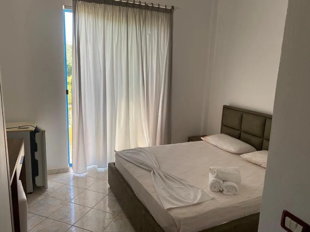 Affittacamere Hotel Dini Radhimë