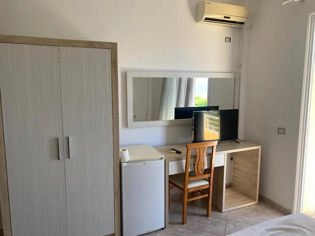 Affittacamere Hotel Dini Radhimë