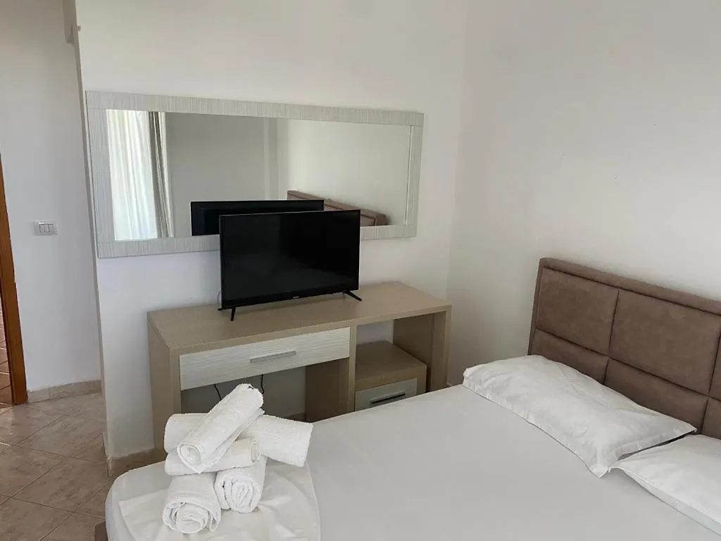 게스트하우스 Hotel Dini Radhimë