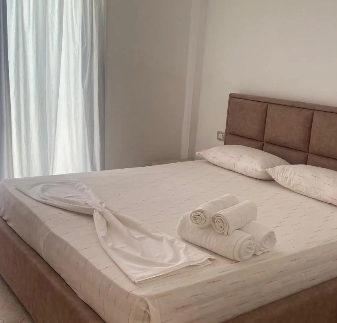게스트하우스 Hotel Dini Radhimë