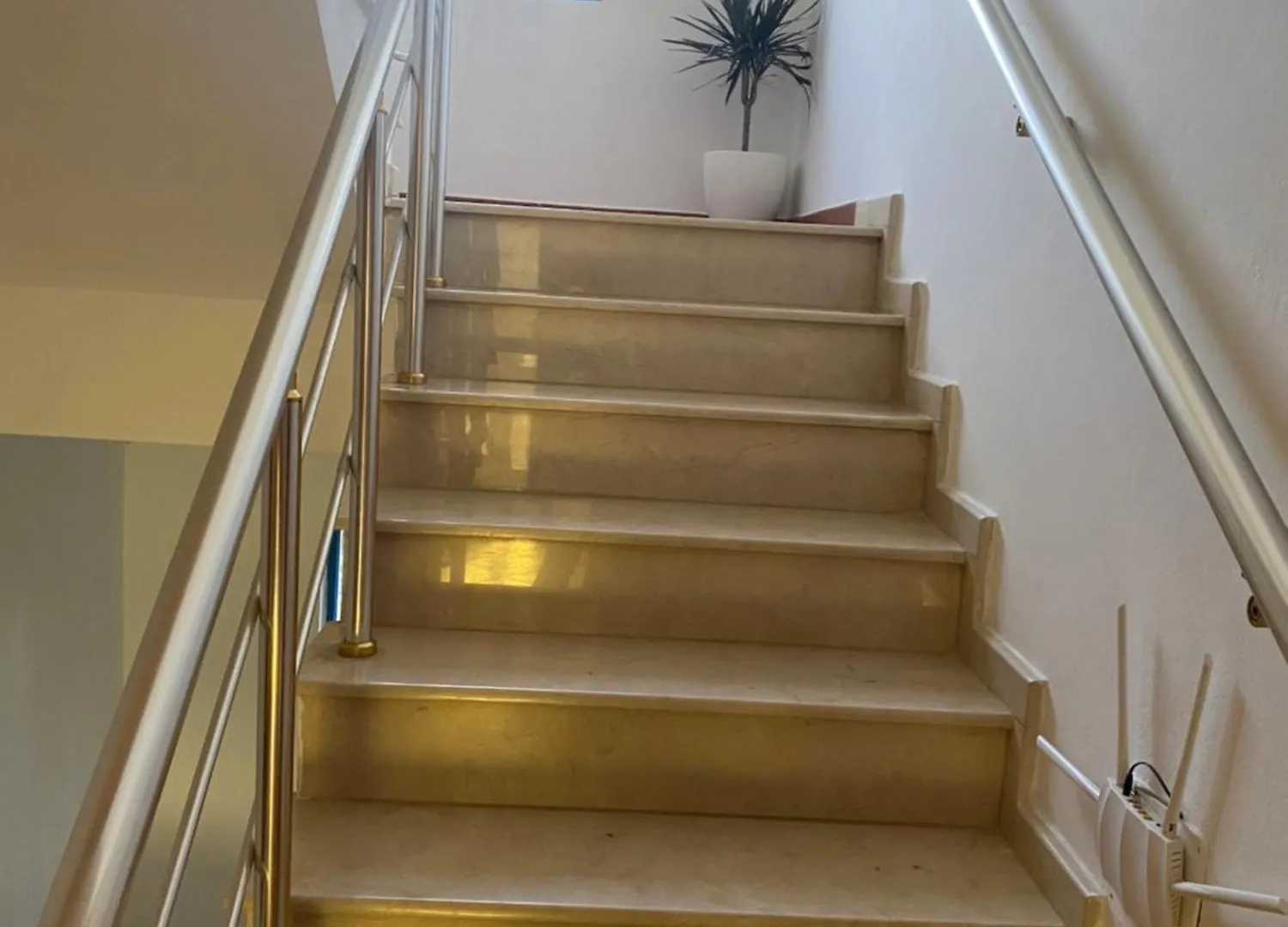 Hotel Dini Radhimë Affittacamere