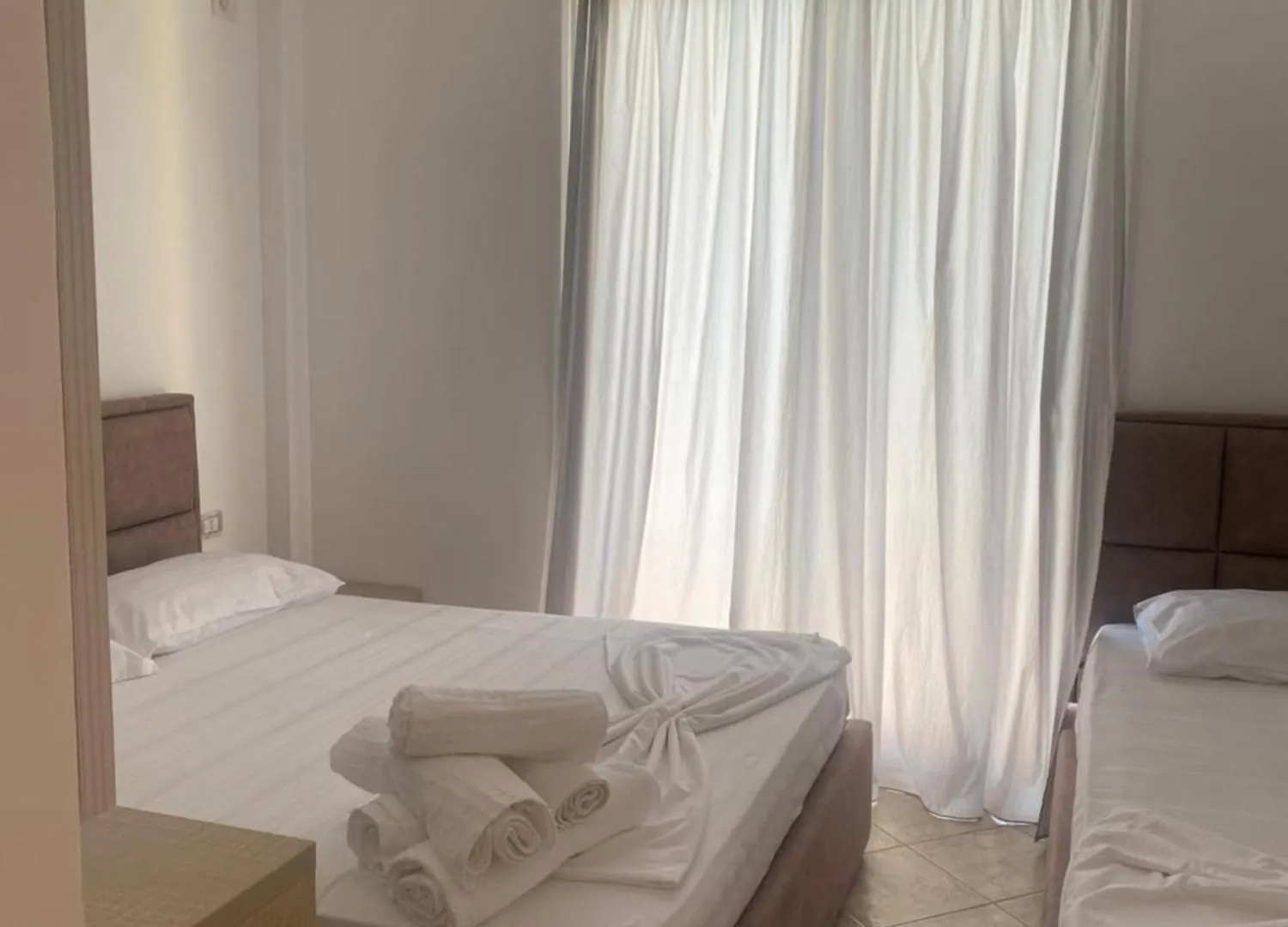 게스트하우스 Hotel Dini Radhimë